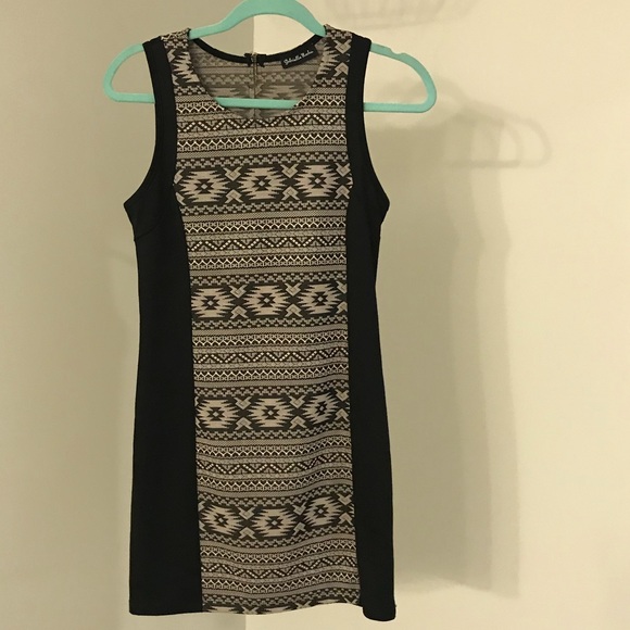 Gabriella Rocha Dresses & Skirts - Gabriella Rocha fitted dress